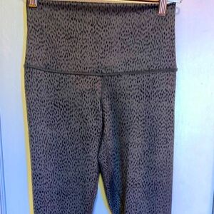 Lululemon high waisted, tights, size 6, 28”
